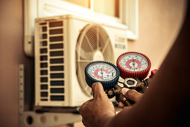 Professional Hvac Maintenance technician working in Commercial Point, OH